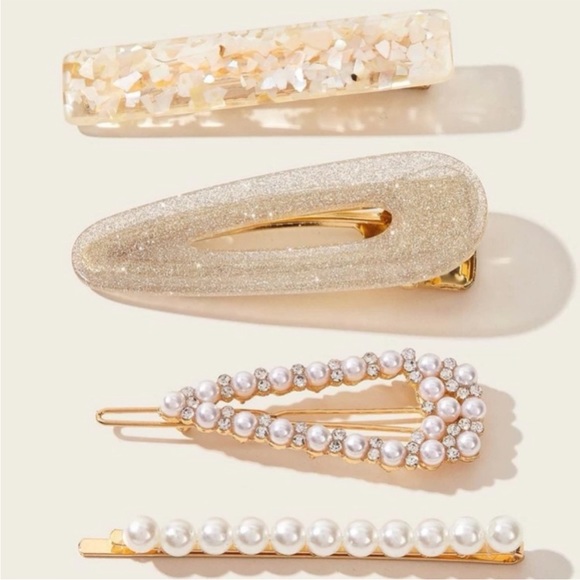 Anthropologie Accessories - Set of 4 Pearl Detail Hair Clips